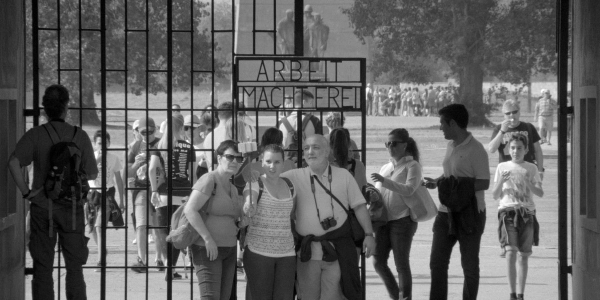 "Austerlitz" di S. Loznitsa. Recensione di E. Marchiori